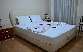 Setenay Ayvalı